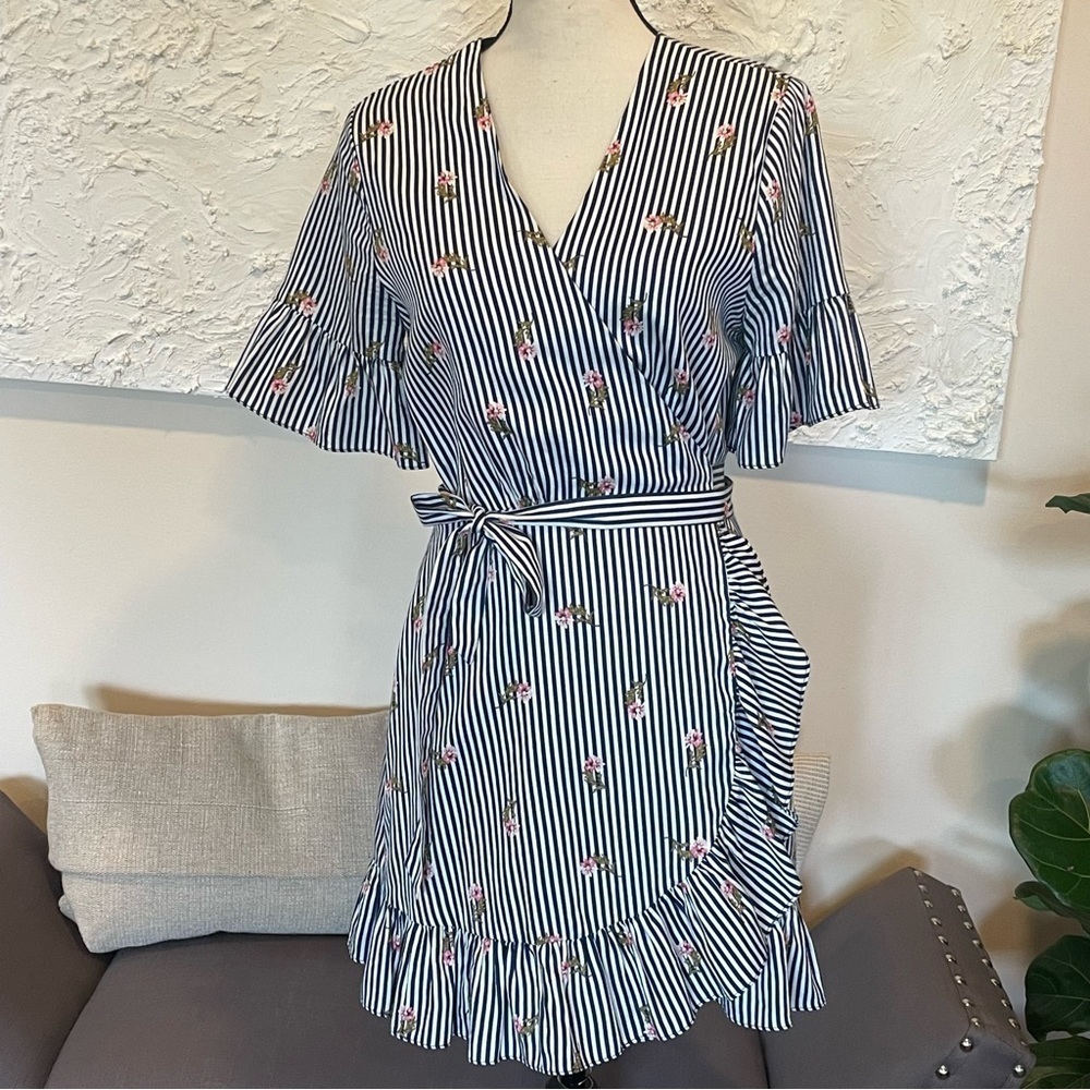 Privacy Please Revolve Wrap Stripe Floral Ruffle Dress Size Large.